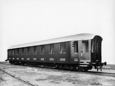 172064 Afbeelding van een slaapwagen voor de Indonesische spoorwegen, gefabriceerd door Werkspoor te Zuilen.